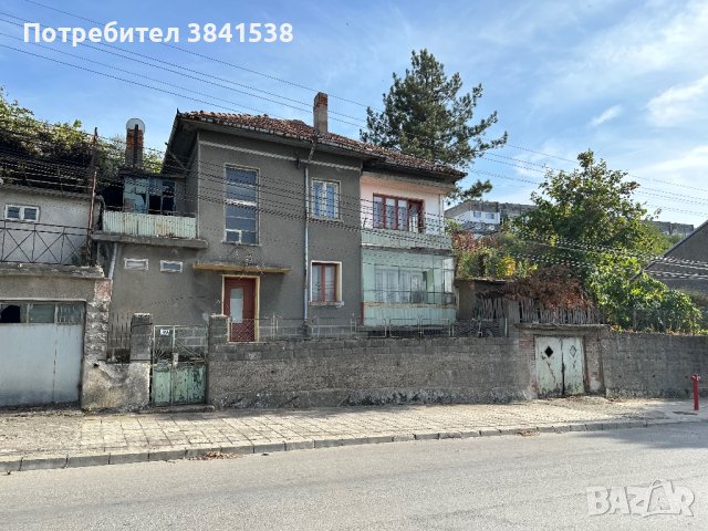 Продава се двуетажна къща в гр. Тутракан, обл. Силистра, снимка 3 - Къщи - 42193705