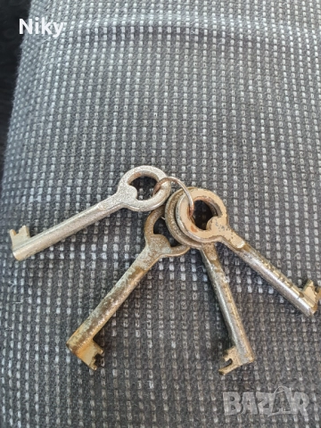 Мебелни ключета , снимка 2 - Други ценни предмети - 51760147