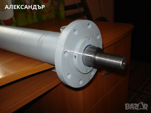 хидравличен цилиндър Ф70