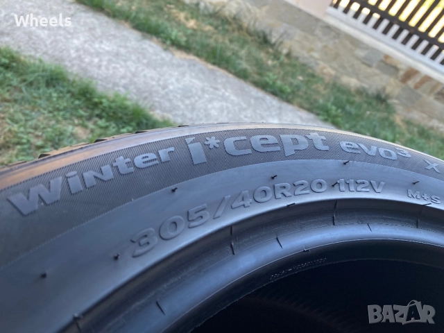 2бр. Зимни гуми 305/40/20 Hankook Winter i*Cept Evo 3 XL 112V DOT2923, снимка 5 - Гуми и джанти - 51787639