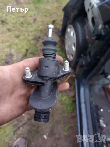 Горна помпа съединител Опел тигра А,Б Корса Ц комбо Ц мерива А 9126216