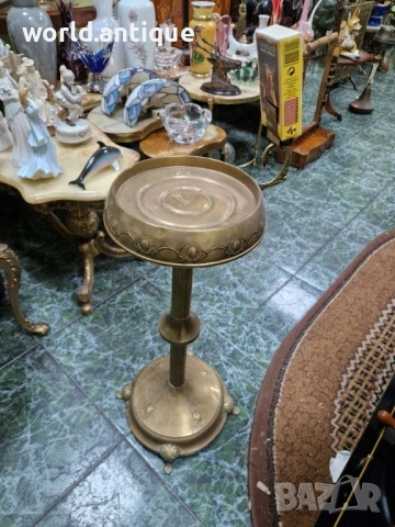 Голям антикварен бронзов подов пепелник , снимка 2 - Антикварни и старинни предмети - 53249330