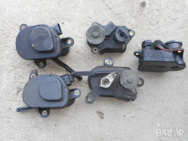 Колектори всмукателни и изпускателен и моторчета от Мерцедес, снимка 7 - Аксесоари и консумативи - 48001084