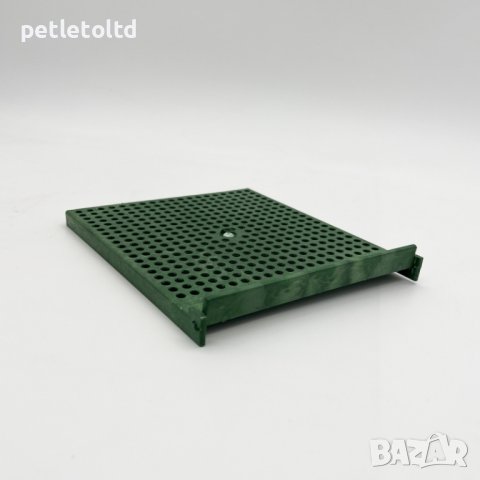 Вътрешен прашецоуловител, от пластмаса, с панта Размер: 195мм х 17мм Диаметъра на отвора: ø 4,5мм, снимка 4 - За пчели - 36837437