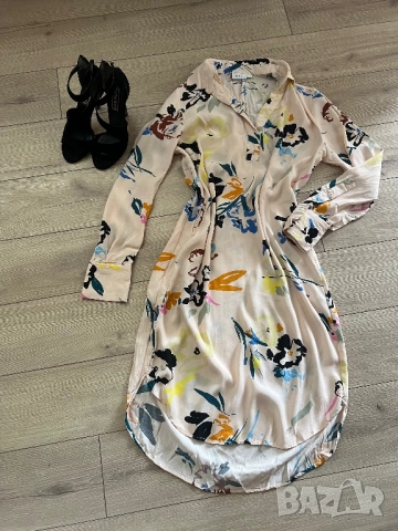 Асиметрична рокля