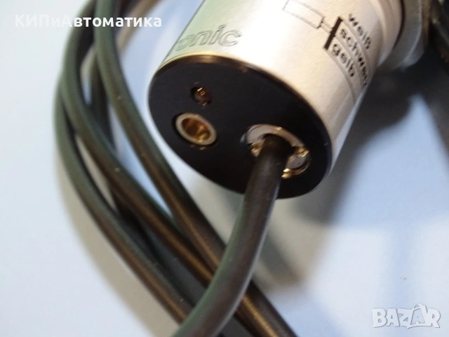 сензор фотоелектрически Leuze RK 90/2-100 photoelectric sensor 24V, снимка 6 - Резервни части за машини - 54205859