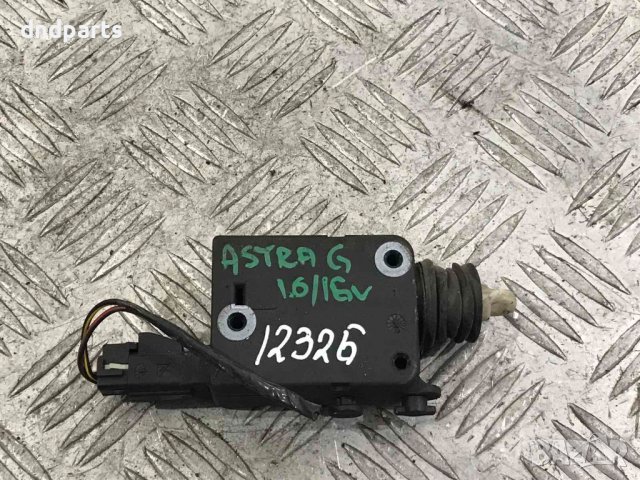 Моторче вратичка резервоар Opel Astra G 2000г.