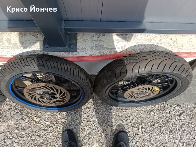 Супер мото капли 17ки като нови!, снимка 2 - Гуми и джанти - 55924819