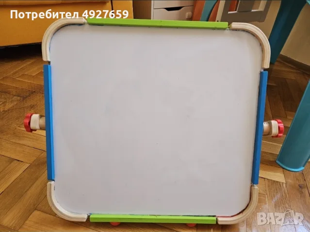 Компактна бяла дъска за рисуване