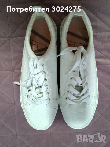 Бели кецове Zara