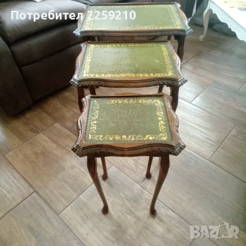  Три издълбани странични маси от махагон с инкрустация от обработена кожа , снимка 4 - Тоалетки - 48651255