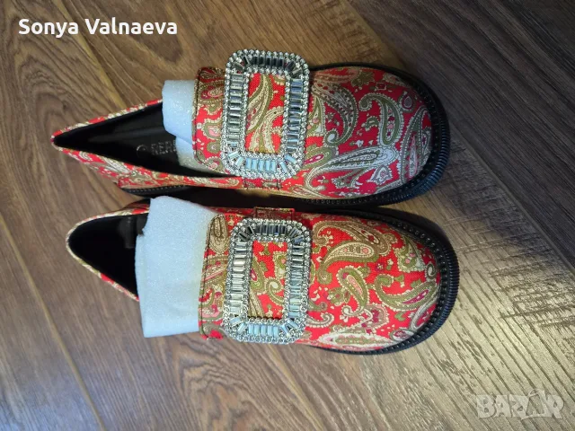 Чисто нови дамски макасини