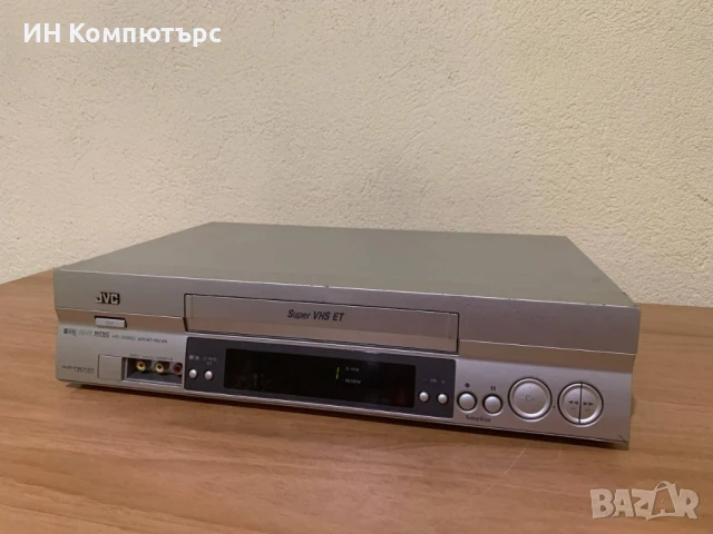 Продавам S-VHS видео JVC HR‑S5950EU, снимка 4 - Плейъри, домашно кино, прожектори - 50992515