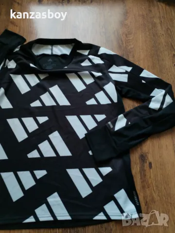 adidas Own The Run Celebration Sweatshirt - страхотна дамска блуза КАТО НОВА М, снимка 6 - Блузи с дълъг ръкав и пуловери - 49667721