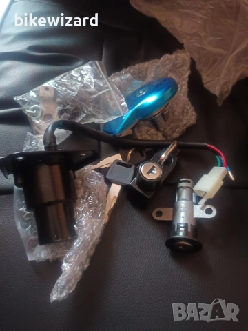 Комплект контактен ключ + 2 ключалки + ключалка резервоар НОВИ, снимка 5 - Части - 54209612