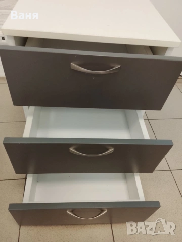 Продавам 2 шкафа на колелца, снимка 2 - Шкафове - 53898490