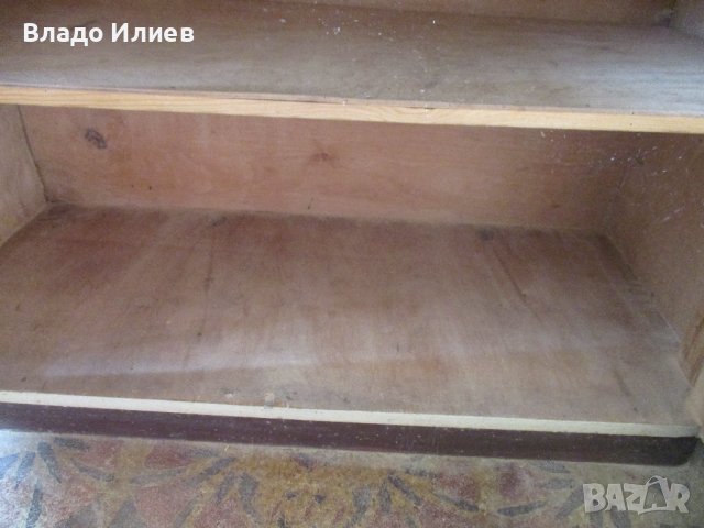 Бюфет старинен винтидж направен около 1960 г., снимка 11 - Антикварни и старинни предмети - 42852519