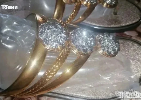 Златисти Дамски Сандали с Релефни Цветя Нови 40, снимка 2 - Сандали - 50778283