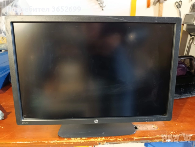 Професионален монитор HP Z24i - използван, снимка 2 - Монитори - 52973739