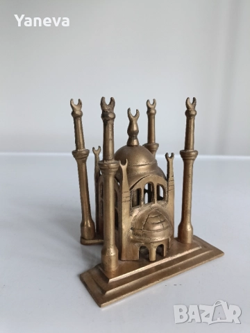 Бронзова статуетка на джамия с купол и няколко минарета, всяко с полумесец на върха. , снимка 3 - Статуетки - 52683166