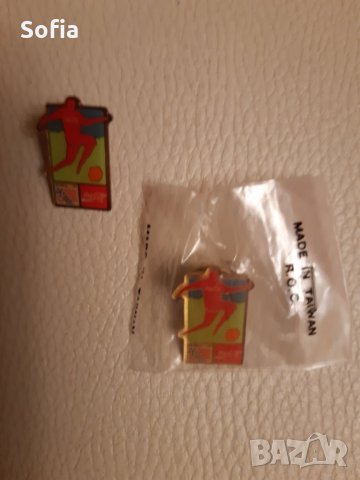 Кока Кола Колекция /Coca-Cola/Значки 16 модела от 90-те и, снимка 15 - Колекции - 31969165