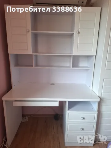 Бюро с шкаф ,като ново.
