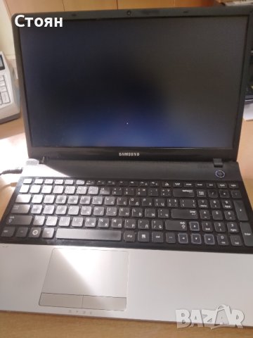 Лаптоп Samsung 300E, снимка 1 - Лаптопи за дома - 42835266