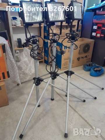 Стойка  с прожектор 3бр.