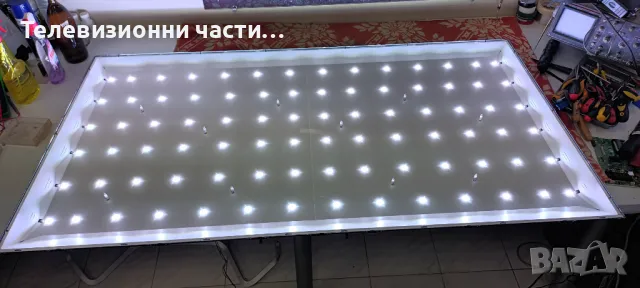 Toshiba 70UA5D63DG със счупен екран VES700QNTT-О2-Z02/17MB185 180721R2A/17IPS74 071122R3/CV700U2-T01, снимка 5 - Части и Платки - 49112881