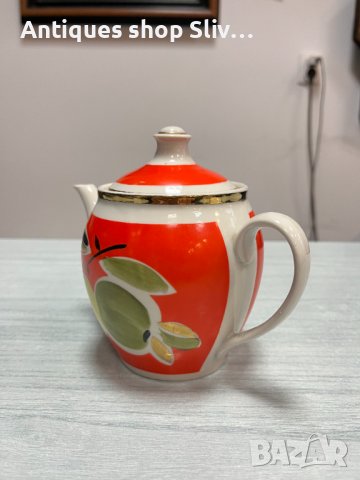 Съветски порцеланов чайник. №2856