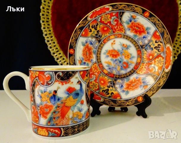 Чаша с чиния японски порцелан Eiwa Kinsei,злато,пауни. , снимка 1 - Антикварни и старинни предмети - 37925311