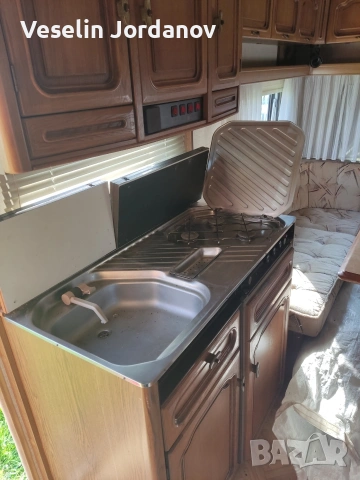 Продавам каравана Bürstner 485 TN LUX – 4 местна, регистрирана, с форселт, снимка 8 - Каравани и кемпери - 54267600