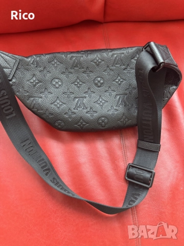 Louis Vuitton Rush Bumbag Оригинална Чанта, снимка 7 - Чанти - 56231982