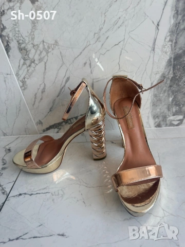 Елегантни сандали на платформа