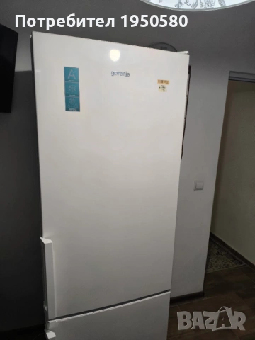 продавам хладилник с фризер