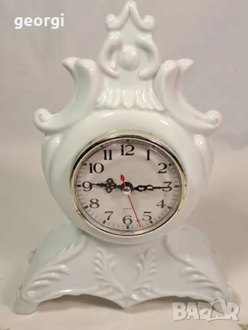 порцеланов настолен часовник 23/4, снимка 2 - Антикварни и старинни предмети - 49332136