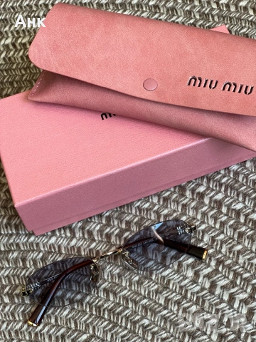 Слънчеви очила miu miu, снимка 3 - Слънчеви и диоптрични очила - 54328035