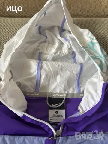 Дамска ветровка Nike Running, снимка 9 - Спортни екипи - 49712071