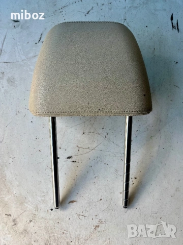 Подглавник Фолксваген Пасат VW Passat b6, снимка 2 - Части - 54308119