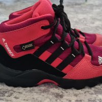 Детски боти Adidas Terrex, снимка 1 - Детски боти и ботуши - 39105631