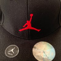 Лот шапки с Air Jordan и DC, 8-14 г. + подарък, снимка 3 - Шапки, шалове и ръкавици - 29281959