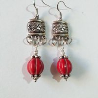 Много красиви Бохо обици с червени Тюркоази и орнаментирана основа  в цвят Сребро , снимка 2 - Обеци - 37168818