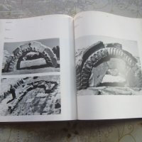Руска Арменска книга Звартноц 1971, снимка 7 - Енциклопедии, справочници - 31991941