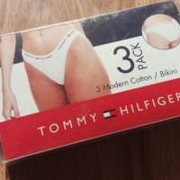 Комплект три броя дамски бикини Tommy Hilfiger, снимка 1 - Бельо - 31407575