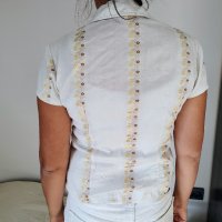 Дамска риза кремава с класическа бродерия, снимка 2 - Ризи - 42649546