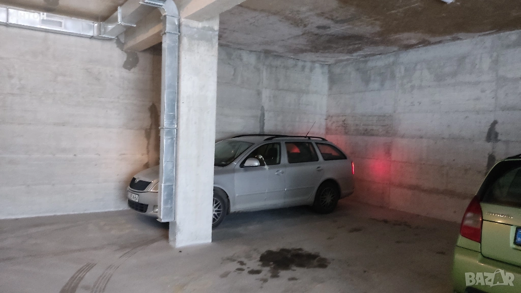 Закрито паркомясто над Алати, снимка 1