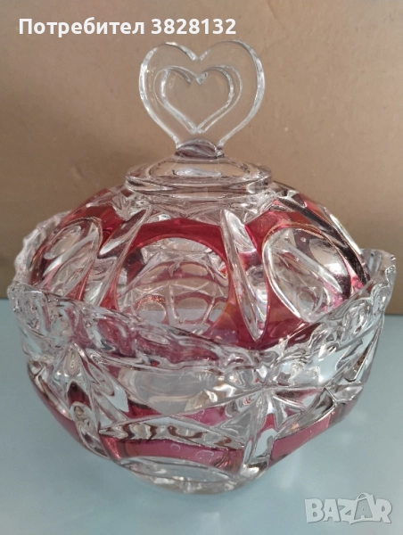 кристална купа с капак със сърце, снимка 1