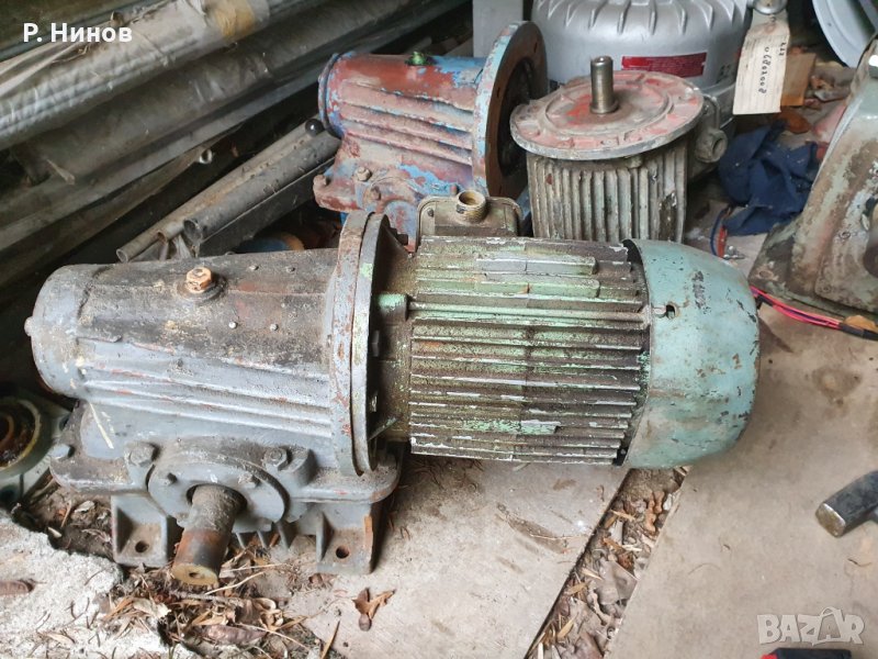 мотор редуктори 2.2 кW 70 оборота налични два еднакви броя, снимка 1