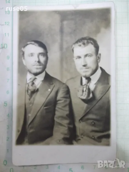 Снимка стара на двама млади господа, снимка 1