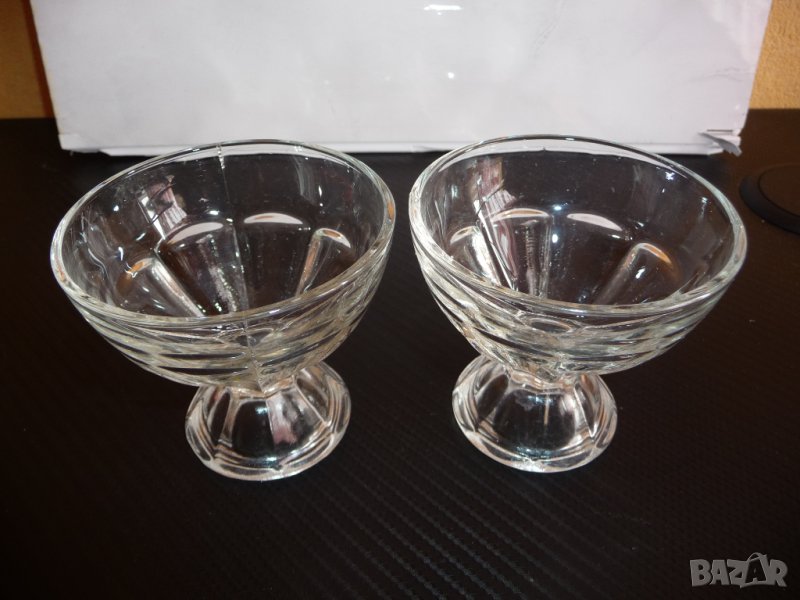 Две стъклени чашки за 2лв. чаши стъкло на столче аперитив, снимка 1